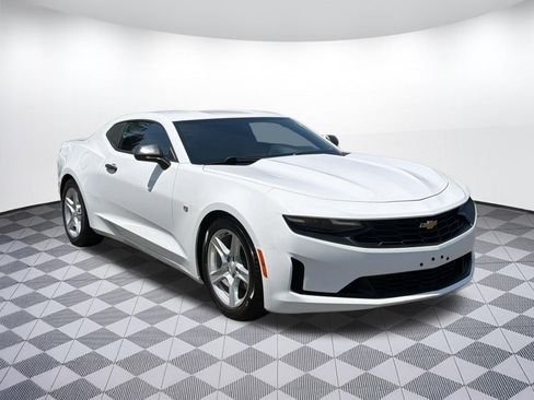 Used 2020 Chevrolet Camaro LT RWD image 7