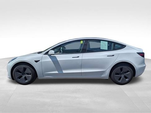 Used 2021 Tesla Model 3 Standard Range Plus RWD image 4