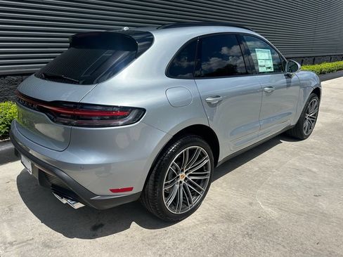 Used 2026 Porsche Macan AWD/4WD image 9