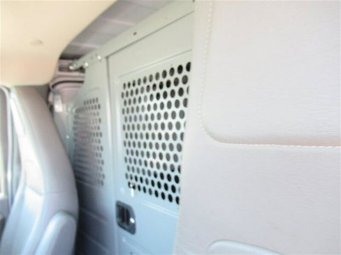 Used 2018 Chevrolet Express 2500 Extended image 23