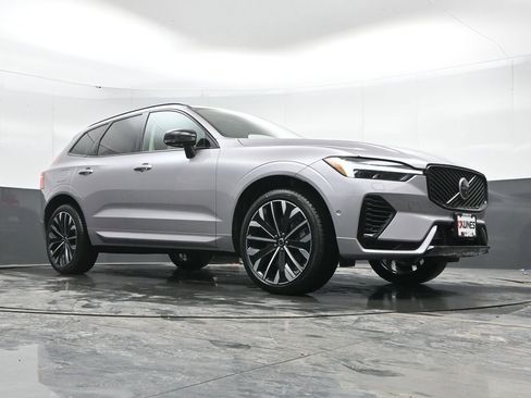 New 2026 Volvo XC60 T8 Ultra w/ Protection Package Premier image 40