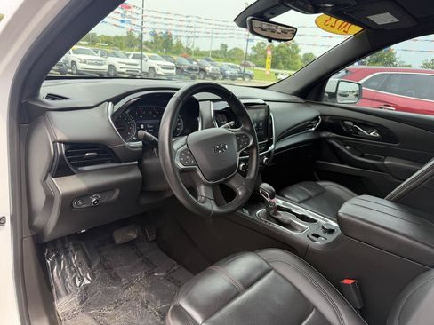 Used 2023 Chevrolet Traverse RS FWD image 14