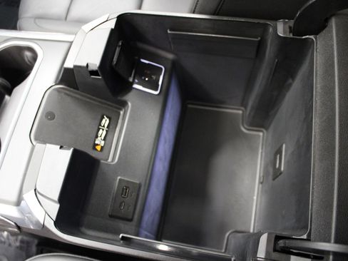 Used 2025 Chevrolet Silverado 2500 LTZ w/ LTZ Premium Package image 36