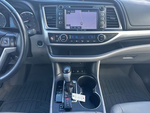 Used 2016 Toyota Highlander XLE image 33