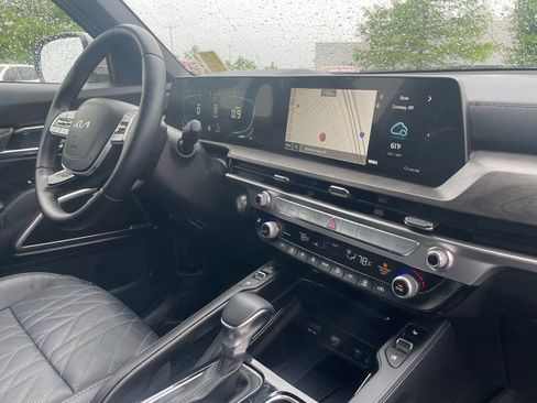 Used 2025 Kia Telluride AWD image 29