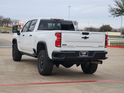 New 2026 Chevrolet Silverado 2500 ZR2 image 3