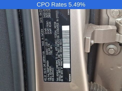 Certified 2023 Volvo XC60 B5 Plus AWD/4WD image 28