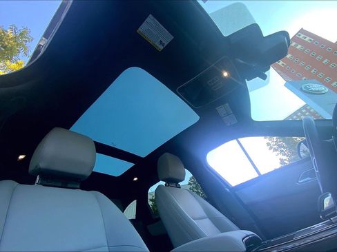 Used 2026 Land Rover Range Rover Velar S image 14