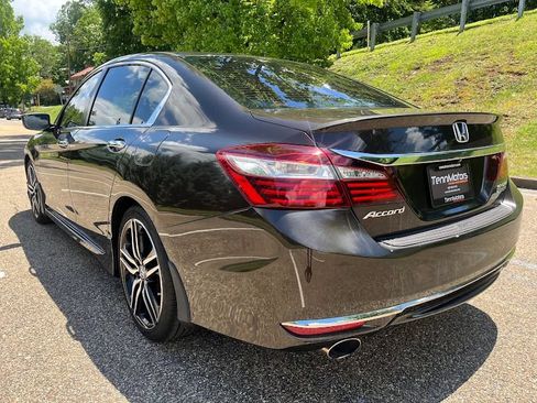 Used 2016 Honda Accord Sport image 32