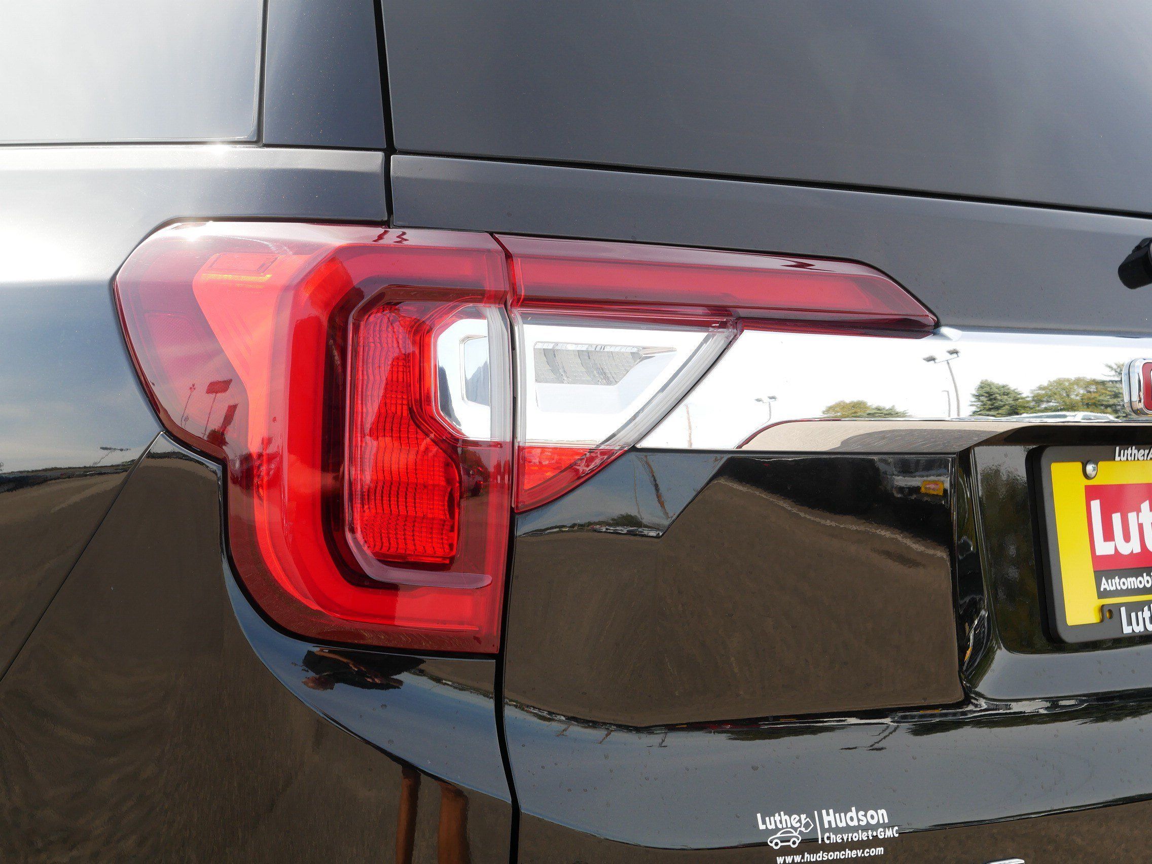 Used 2022 GMC Acadia Denali w/ Trailering Package AWD/4WD image 17