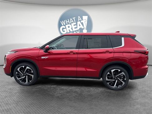 New 2025 Mitsubishi Outlander SE image 10