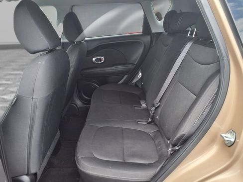 Used 2015 Kia Soul FWD image 21