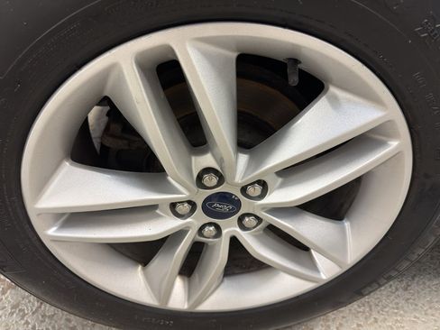 Used 2017 Ford Edge SEL AWD/4WD image 35