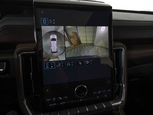 Used 2026 GMC Yukon Denali Ultimate AWD/4WD image 28