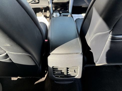 Used 2017 Ford Fusion SE w/ Fusion SE Technology Package image 17