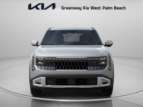 New 2027 Kia Seltos LX FWD image 2