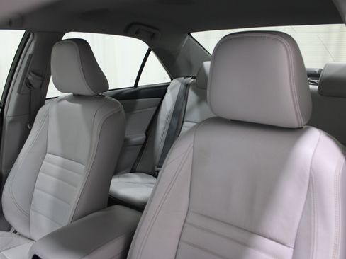 Used 2016 Toyota Camry XLE w/ Convenience Package image 5