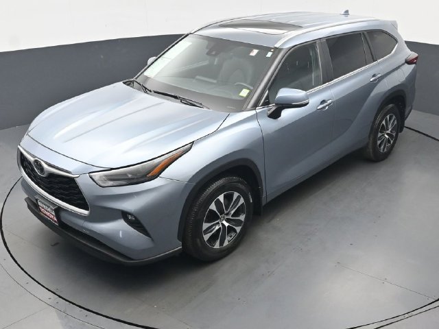 Used 2024 Toyota Highlander XLE AWD/4WD image 41