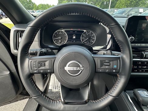 Used 2024 Nissan Pathfinder Rock Creek AWD/4WD image 19