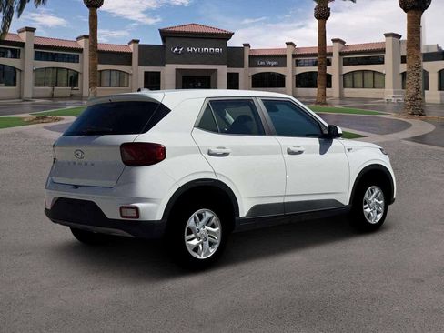 New 2026 Hyundai Venue SE FWD image 8