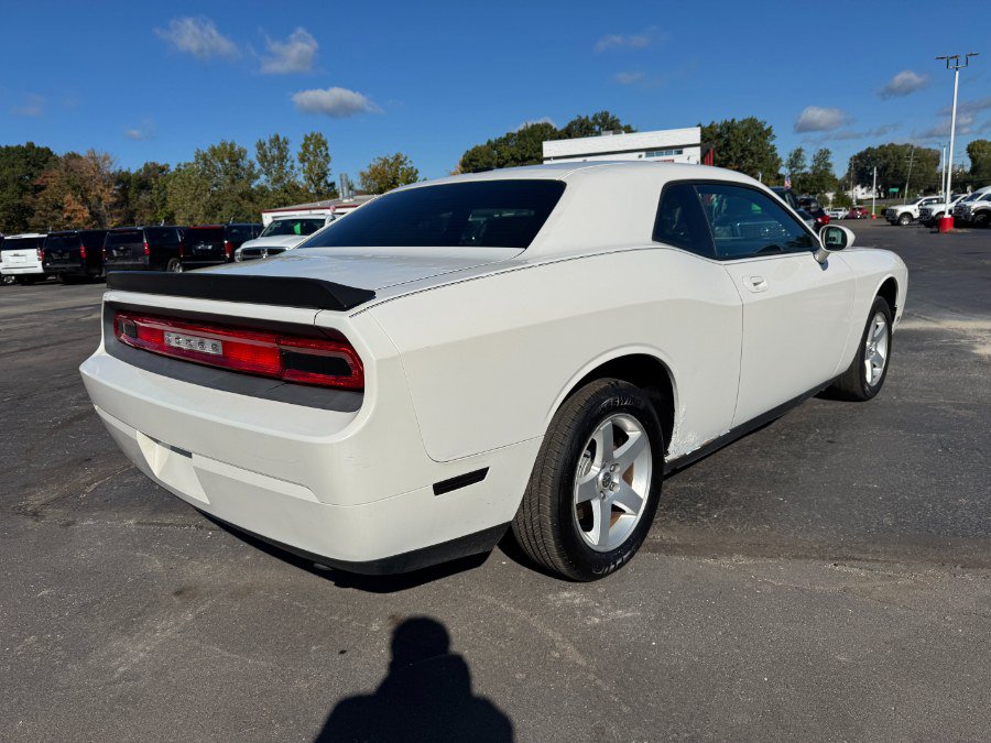 Used 2010 Dodge Challenger SE RWD image 5
