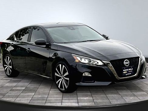 Used 2022 Nissan Altima 2.0 SR FWD image 4