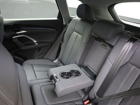 Certified 2025 Audi Q5 Premium w/ Convenience Package image 19