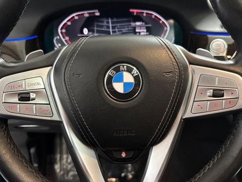 Used 2021 BMW 740i image 18