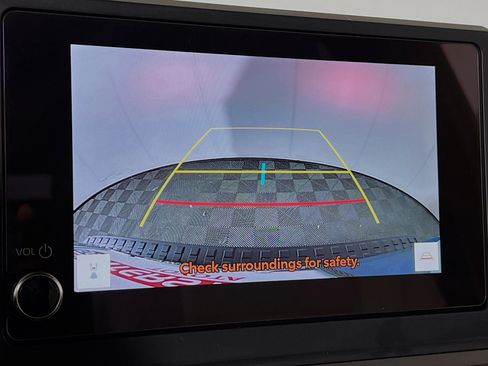 Certified 2025 Toyota 4Runner SR5 AWD/4WD image 15