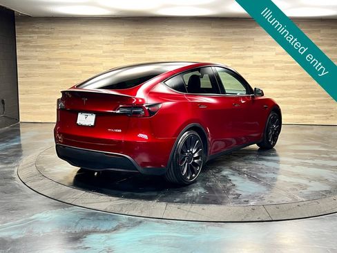 Used 2024 Tesla Model Y Performance AWD/4WD image 15