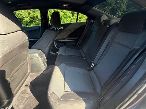 Used 2019 Dodge Charger SXT RWD image 21