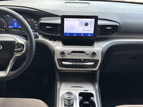 Certified 2023 Ford Explorer XLT image 9