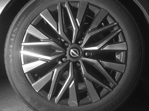 Used 2025 Nissan Altima 2.5 SV image 15