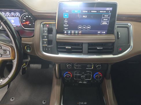 Used 2021 Chevrolet Tahoe High Country w/ Premium Package RWD image 15