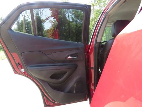 Used 2019 Buick Encore Preferred AWD/4WD image 18