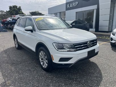 Used 2018 Volkswagen Tiguan SE w/ Panoramic Sunroof Package