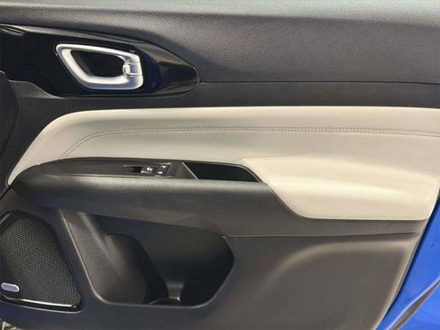 Certified 2022 Jeep Compass Limited w/ Sun and Sound Group image 9