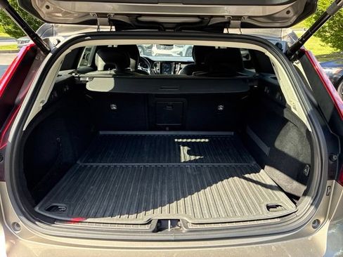 Used 2020 Volvo V60 T5 Cross Country AWD/4WD image 11