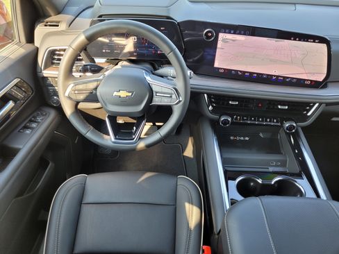 New 2026 Chevrolet Suburban Premier image 13