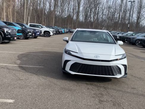 New 2026 Toyota Camry SE image 3