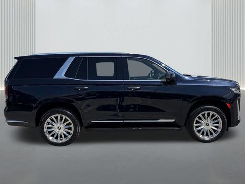 Used 2024 Cadillac Escalade Premium Luxury AWD/4WD image 4