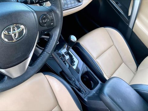 Used 2017 Toyota RAV4 Limited image 19