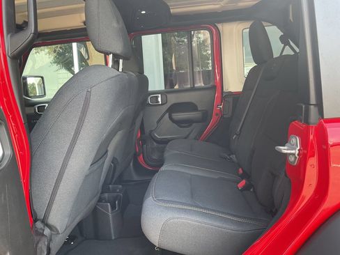 Used 2025 Jeep Wrangler Unlimited Sport AWD/4WD image 10