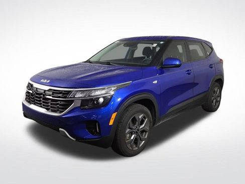 Certified 2024 Kia Seltos LX AWD/4WD image 2