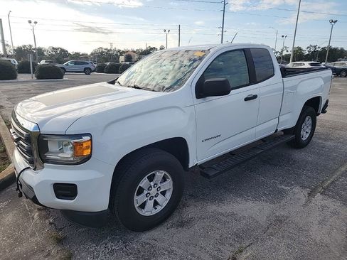 Used 2017 GMC Canyon W/T image 1