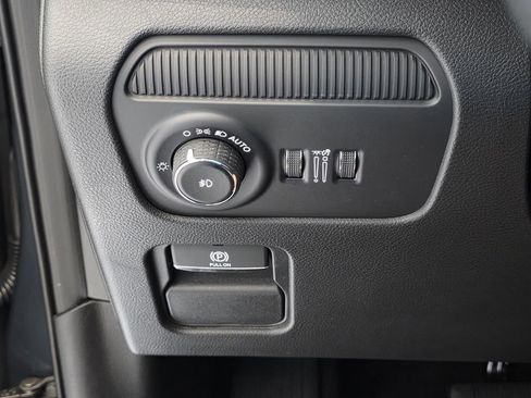 New 2025 Jeep Wagoneer L Series III w/ Premium Group I image 38