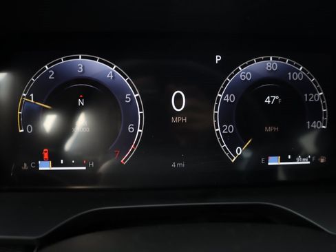 New 2025 Jeep Grand Cherokee Altitude image 4