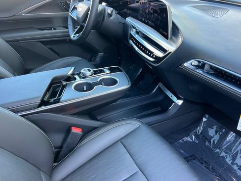 Used 2026 Cadillac Lyriq Sport w/ LPO, Floor Liner Package AWD/4WD image 18