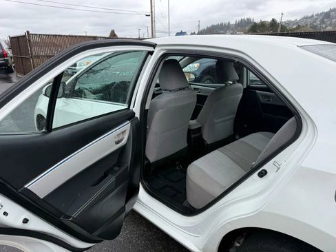 Used 2016 Toyota Corolla LE image 10