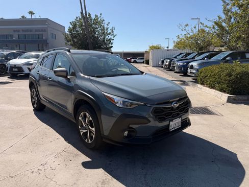 Used 2024 Subaru Crosstrek 2.0i Premium w/ Crosstrek Mirror Package AWD/4WD image 7